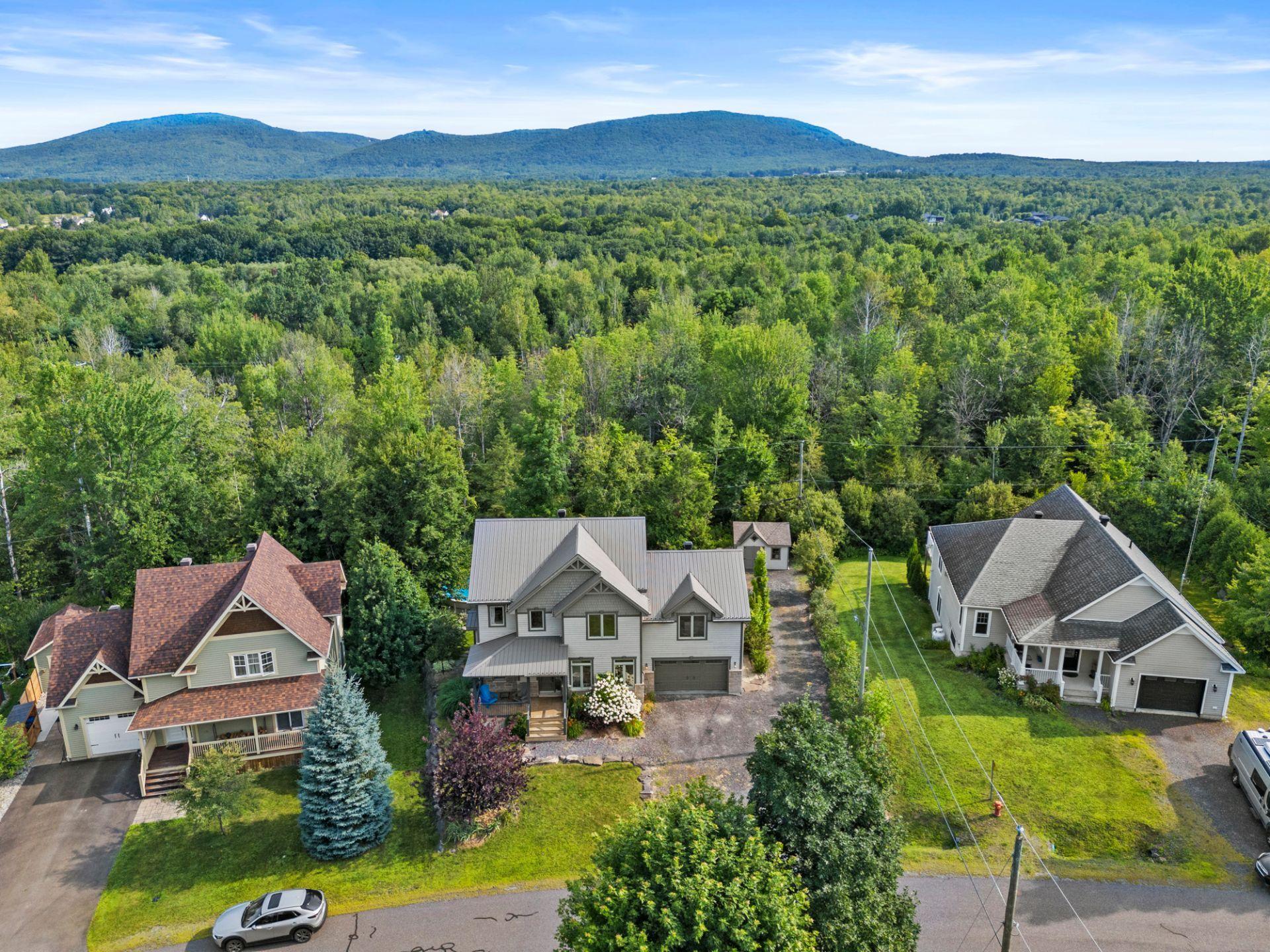 









182


Rue de Saguenay

,
Bromont,




QC
J2L2H8

