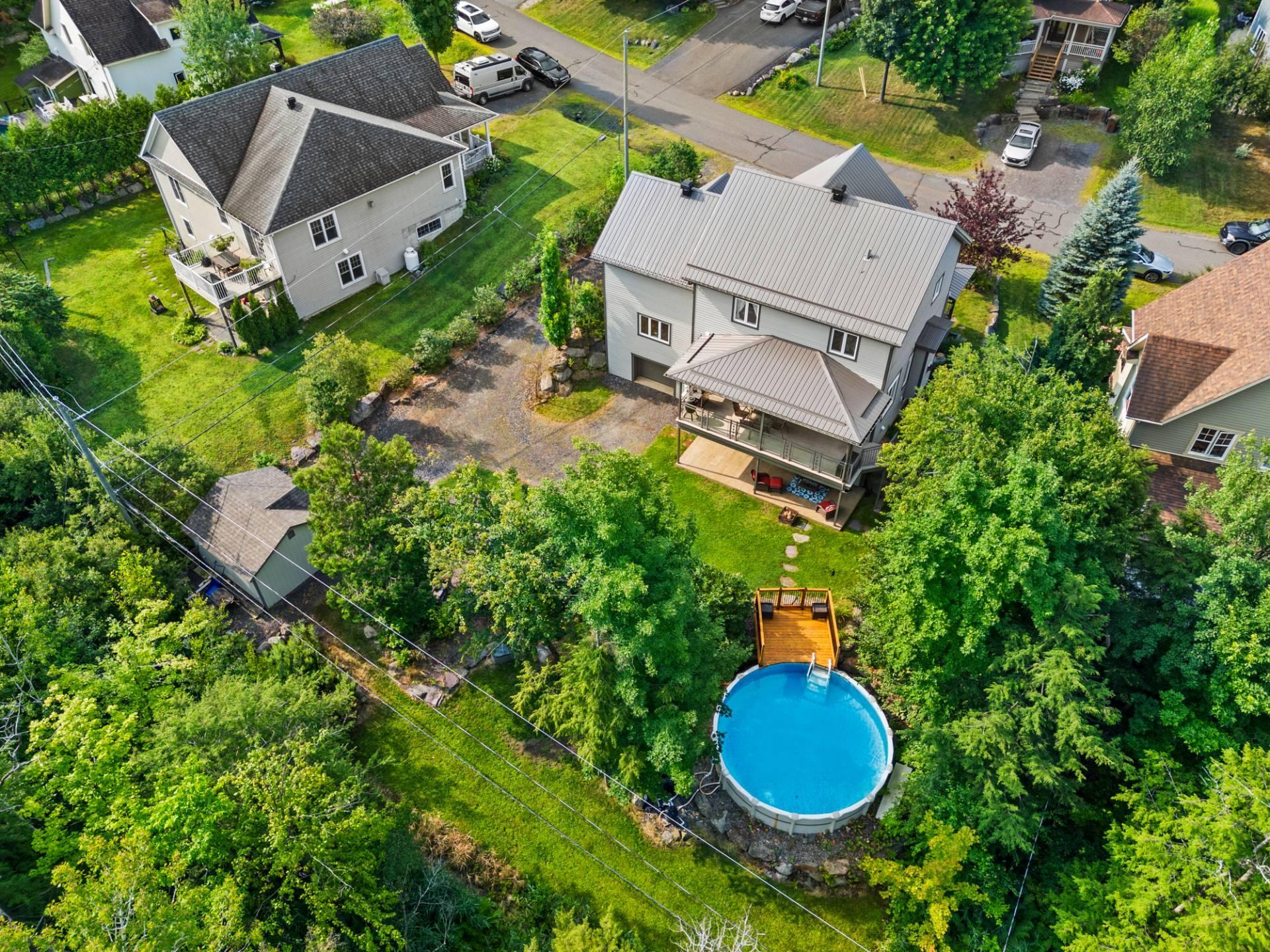 









182


Rue de Saguenay

,
Bromont,




QC
J2L2H8

