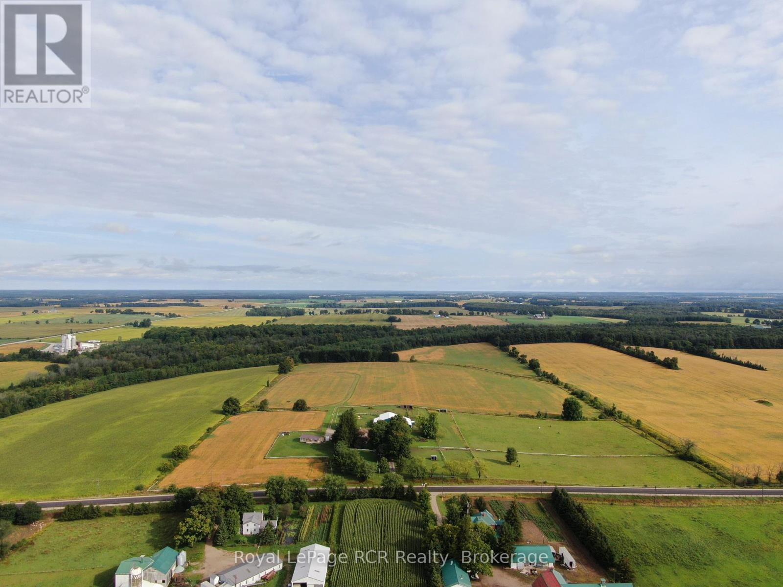 












40560 HOWICK-TURNBERRY LINE

,
Morris Turnberry (Turnberry),







Ontario
N0G2W0

