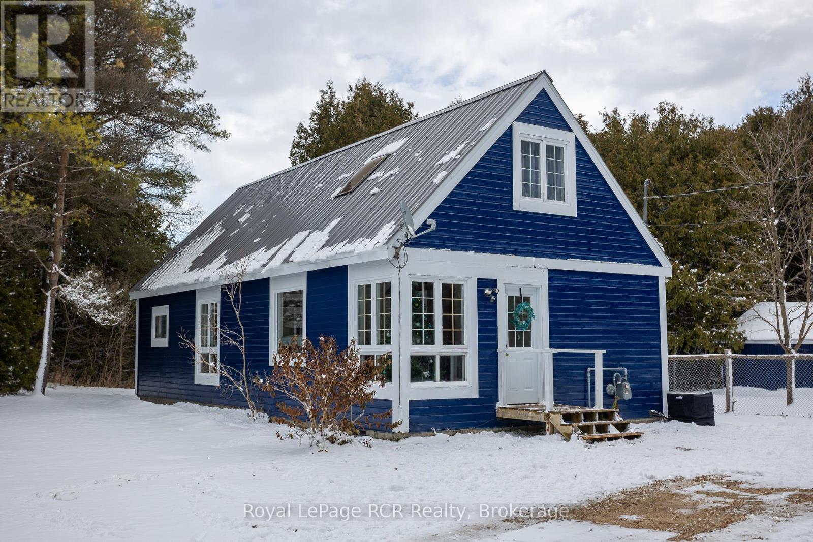 












121 COLLINGWOOD STREET

,
Grey Highlands,




Ontario
N0C1E0

