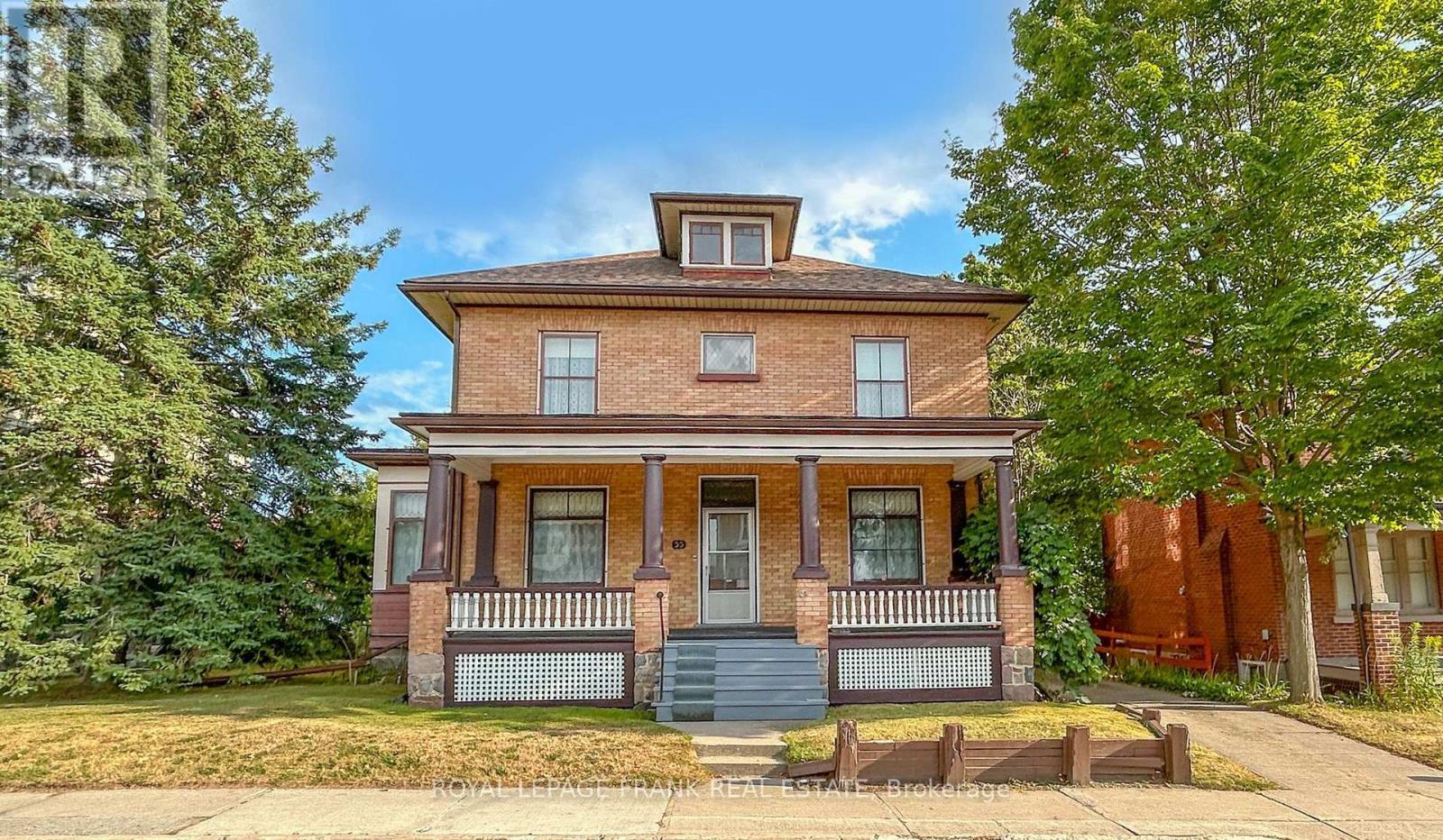 












33 FAIRBANKS STREET

,
Oshawa (Central),




Ontario
L1H2L7

