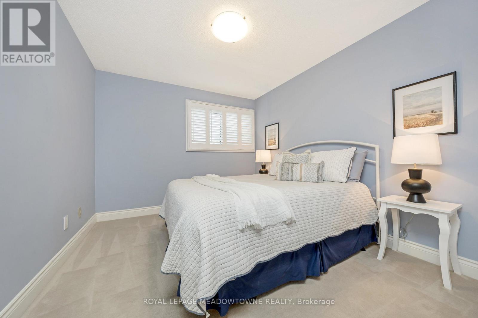 












561 HAWTHORNE CRESCENT

,
Milton,




Ontario
L9T4P8


