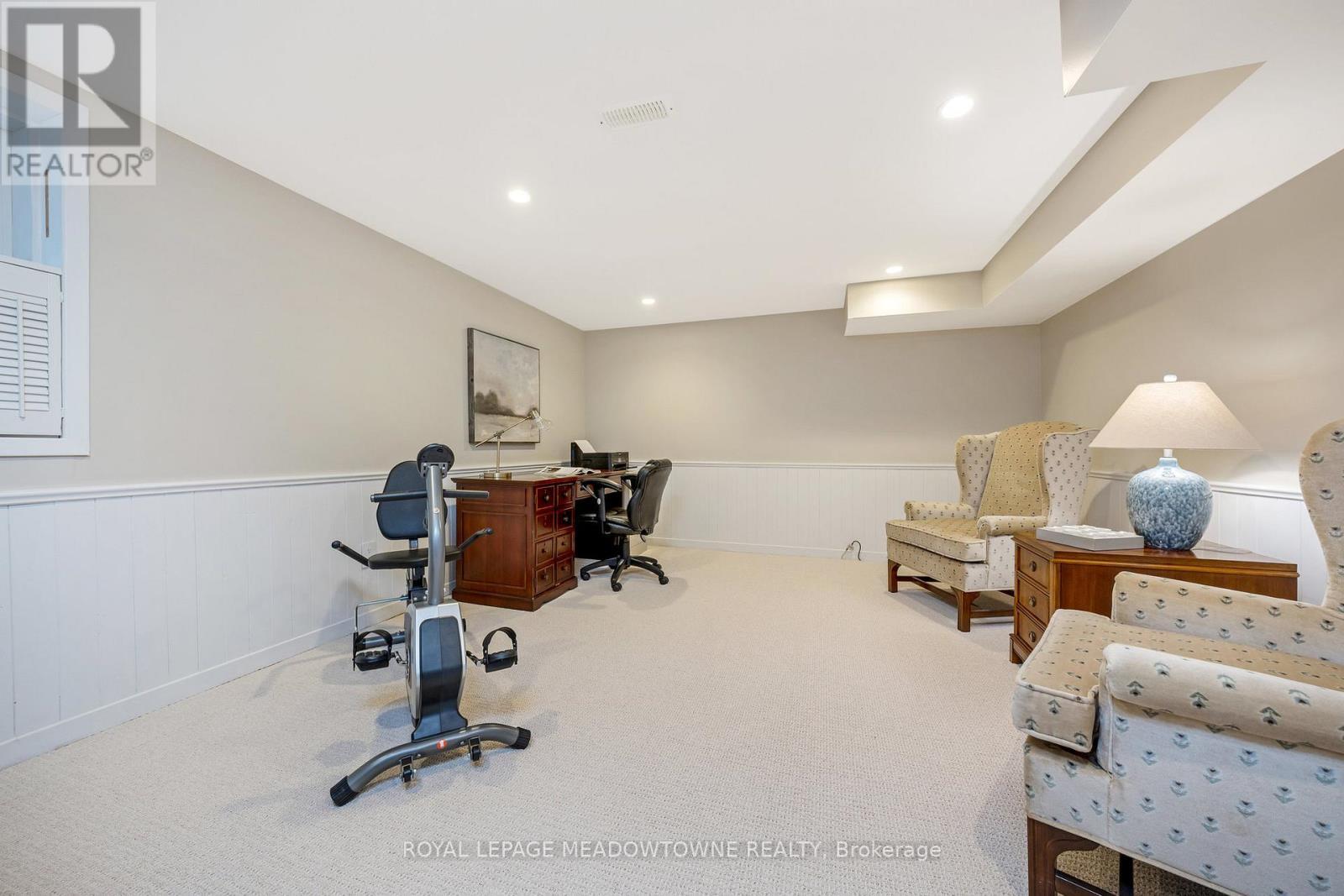 












561 HAWTHORNE CRESCENT

,
Milton,




Ontario
L9T4P8

