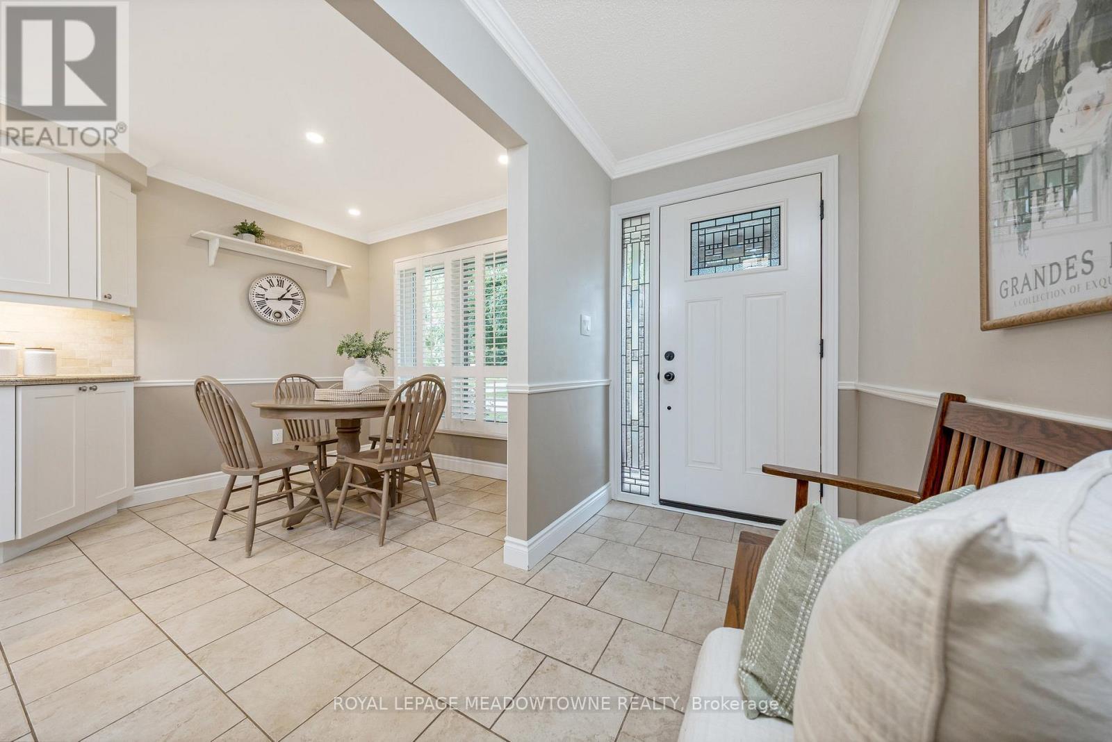 












561 HAWTHORNE CRESCENT

,
Milton,




Ontario
L9T4P8

