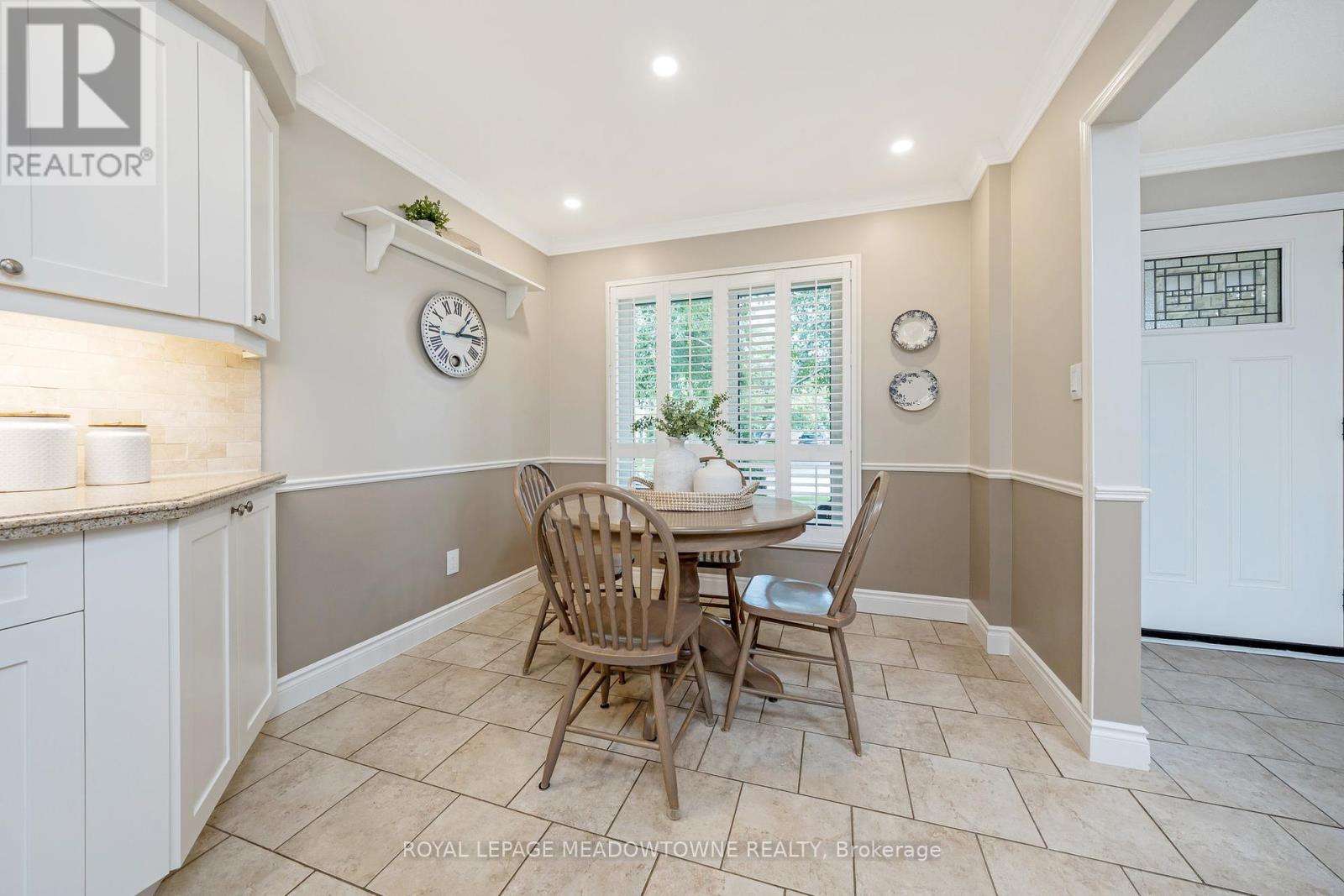 












561 HAWTHORNE CRESCENT

,
Milton,




Ontario
L9T4P8

