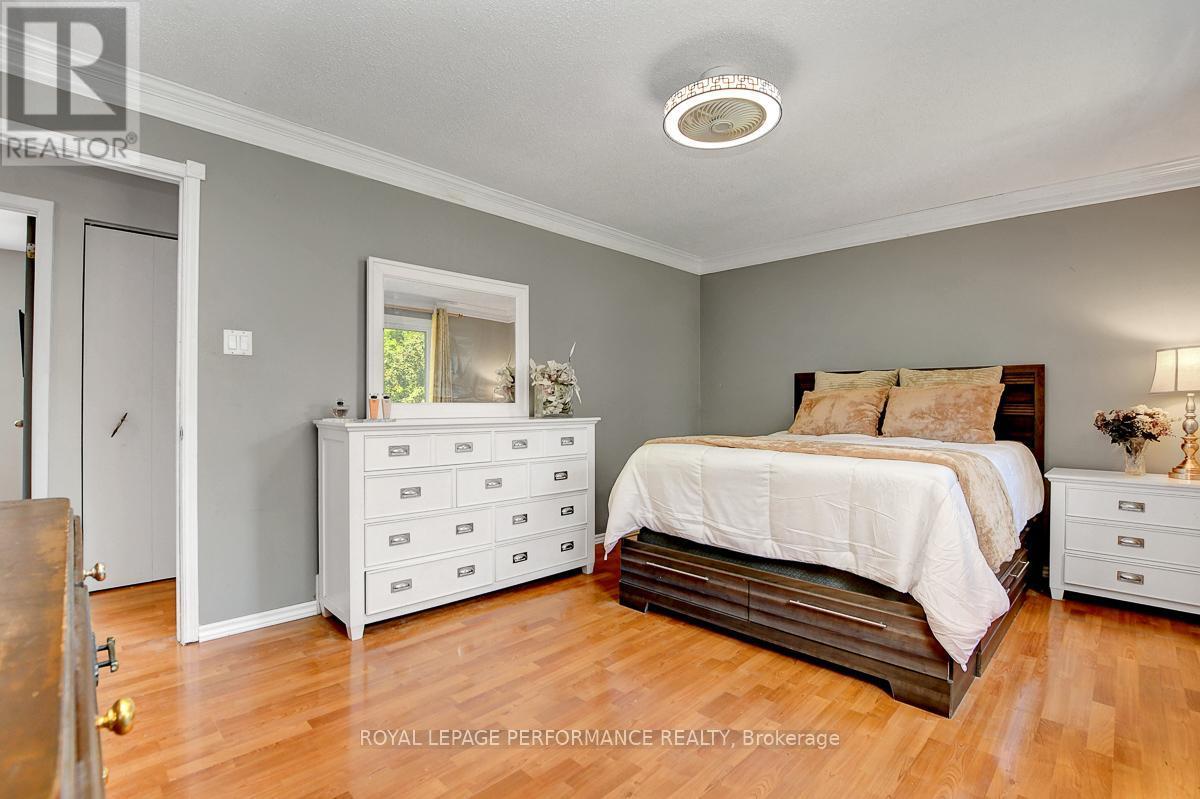 












124 DES PINS STREET

,
Russell,




Ontario
K4R1C5

