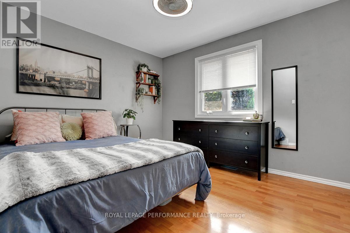 












124 DES PINS STREET

,
Russell,




Ontario
K4R1C5

