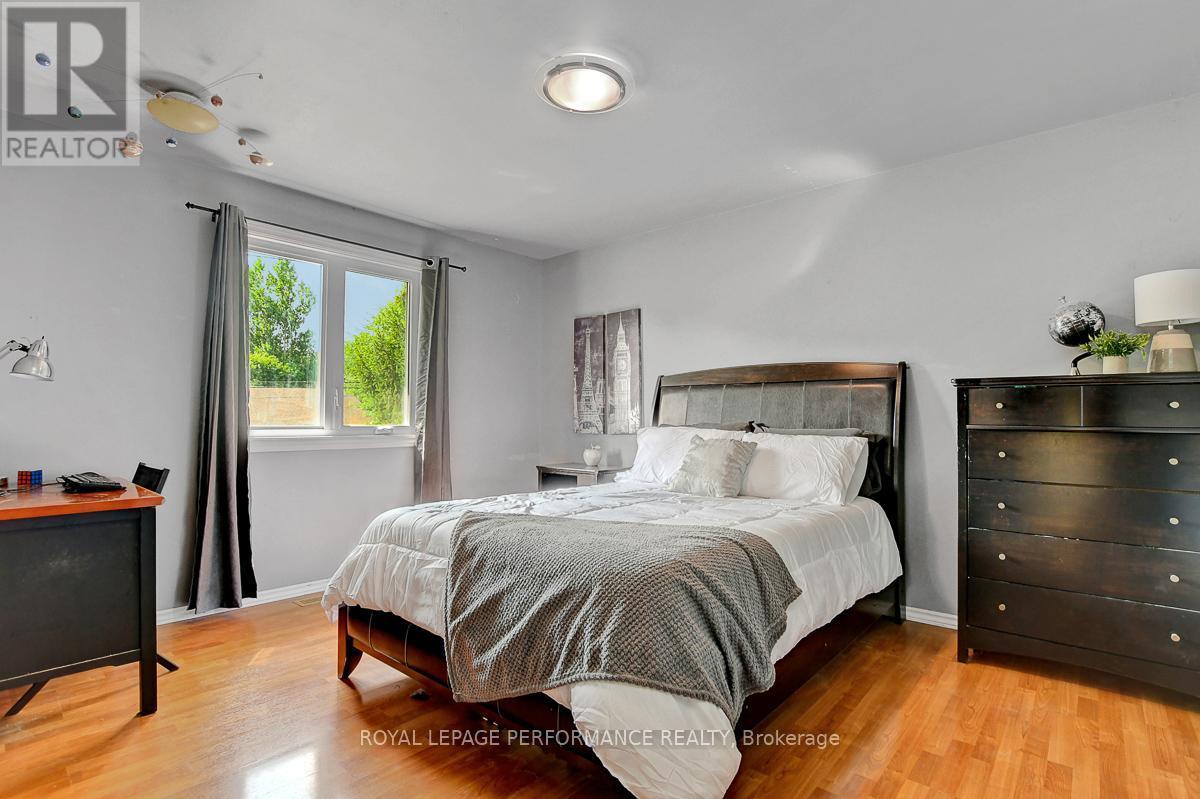 












124 DES PINS STREET

,
Russell,




Ontario
K4R1C5

