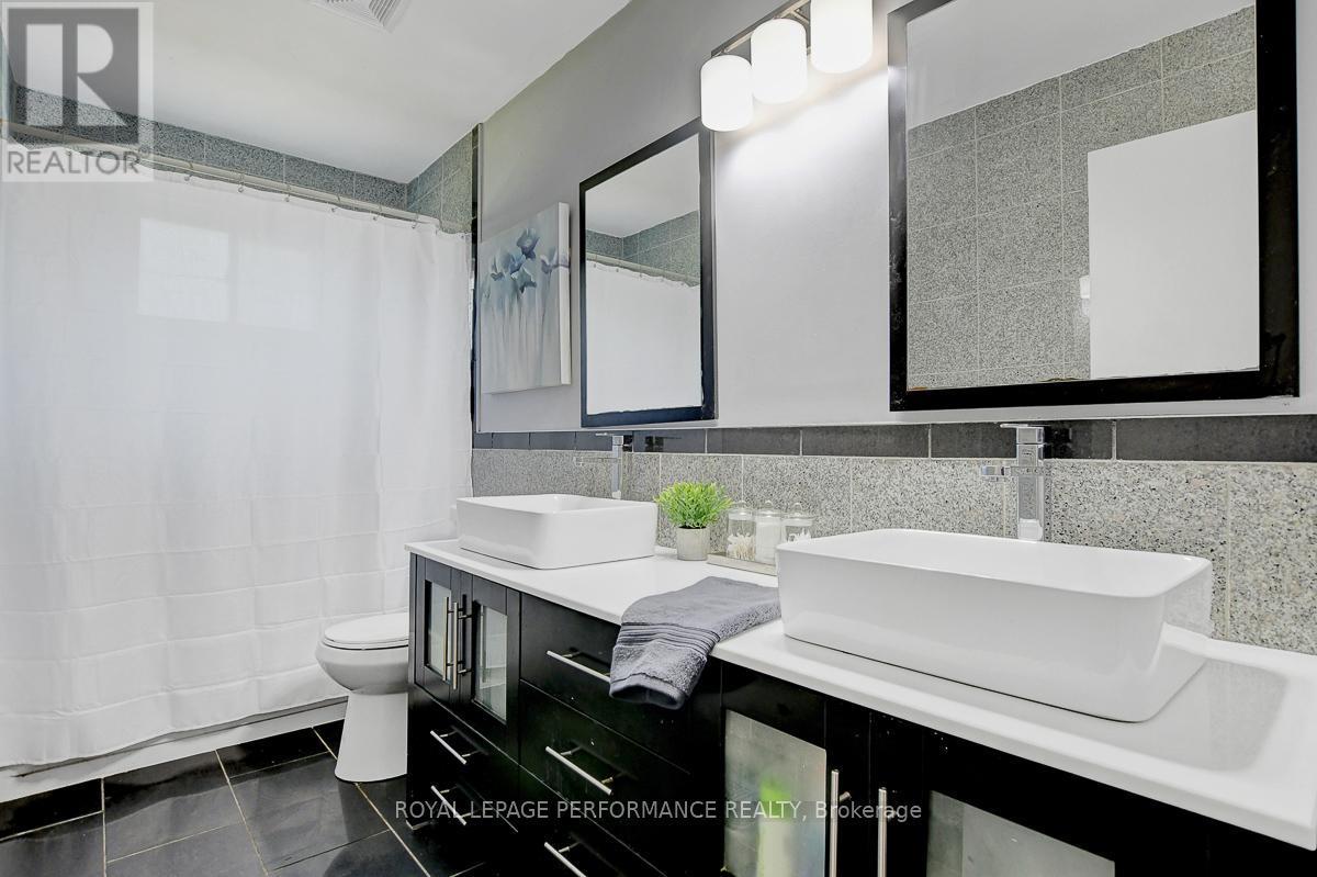 












124 DES PINS STREET

,
Russell,




Ontario
K4R1C5


