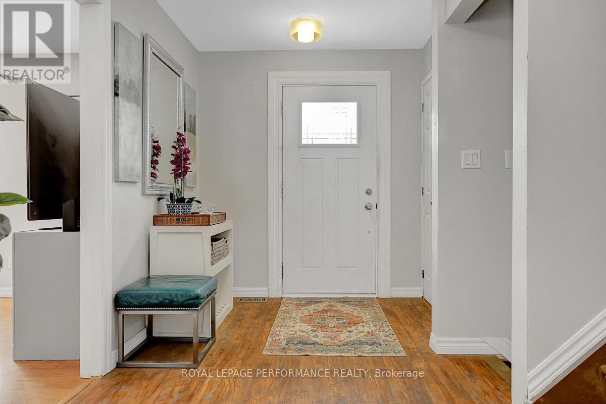












124 DES PINS STREET

,
Russell,




Ontario
K4R1C5

