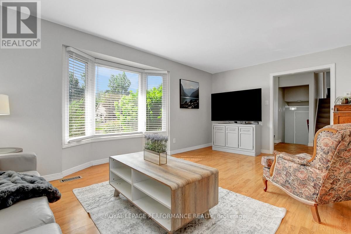 












124 DES PINS STREET

,
Russell,




Ontario
K4R1C5


