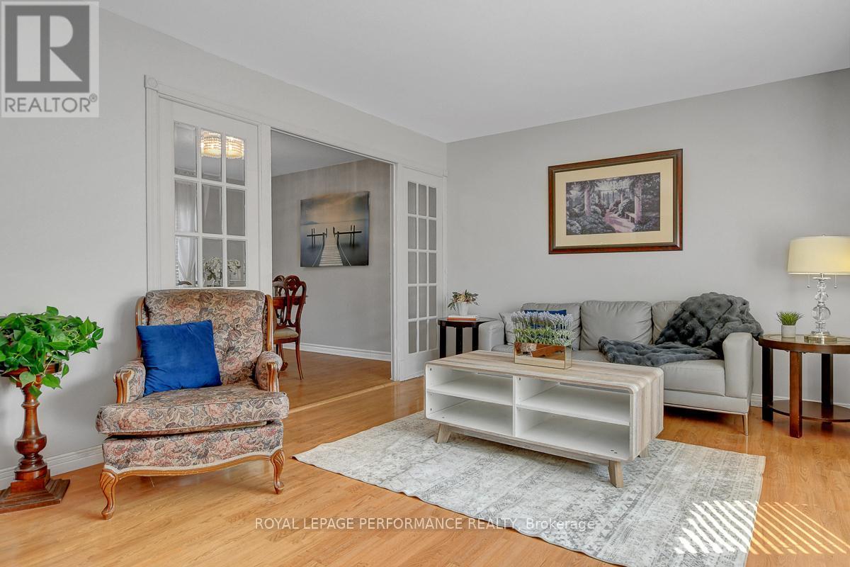 












124 DES PINS STREET

,
Russell,




Ontario
K4R1C5

