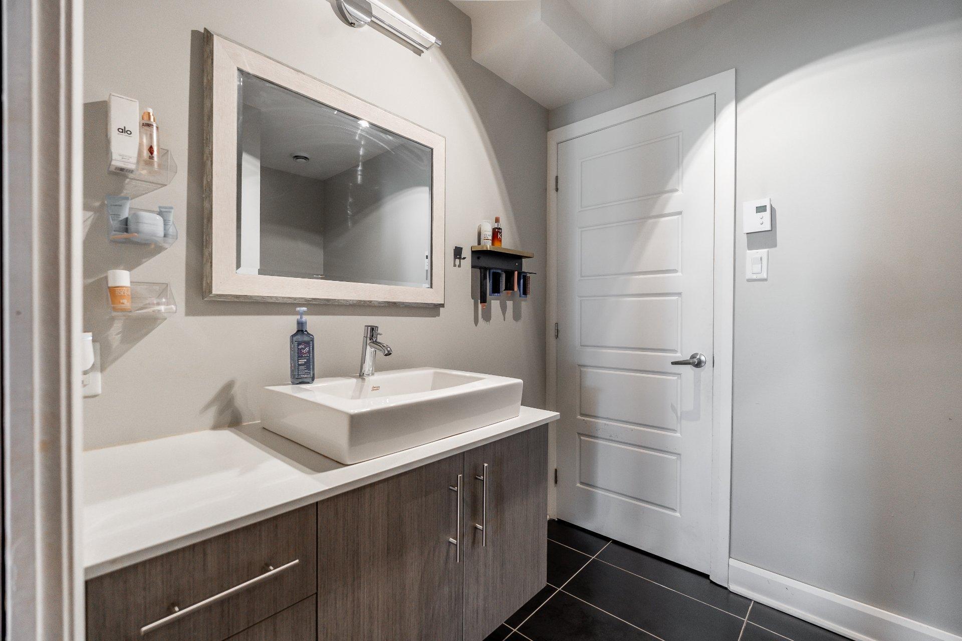 









14501


Rue Bernard-Geoffrion

, C100,
Montréal (Rivière-des-Prairies/Pointe-aux-Trembles),




QC
H1A0B9

