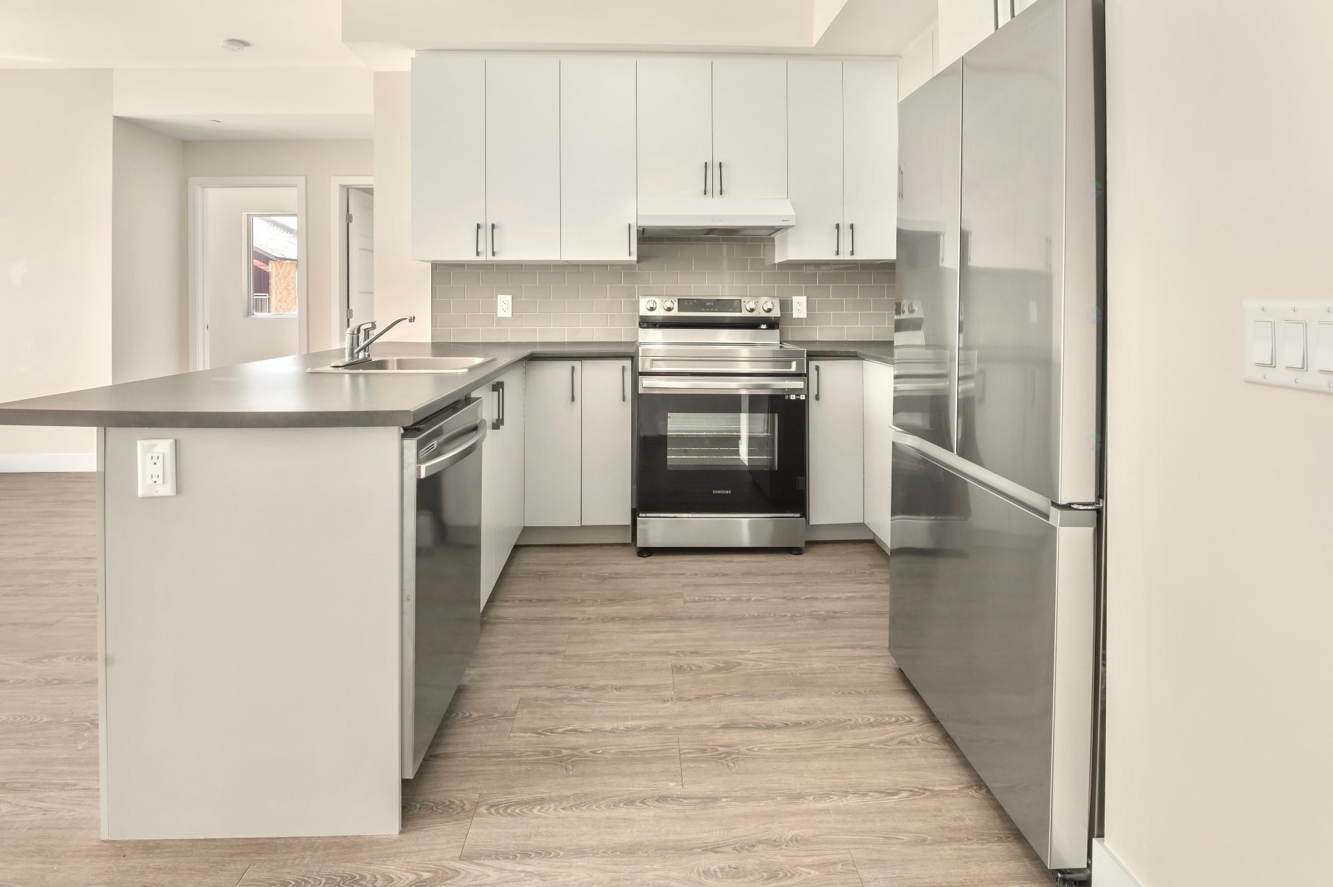 









6


Rue du Curé-André-Préseault

, 204,
Gatineau (Gatineau),




QC
J8T6N8

