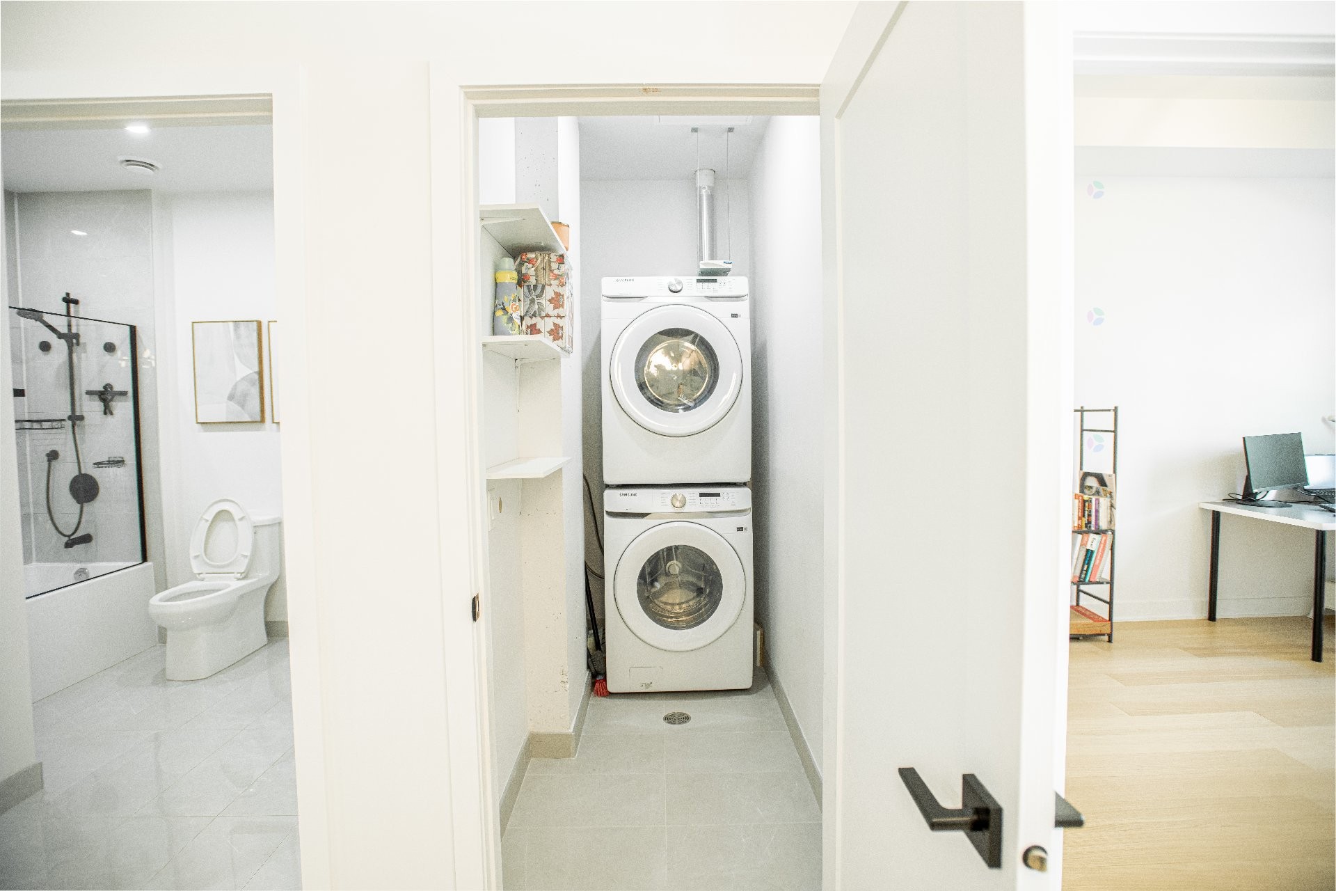 









2030


Rue Lucien-Thimens

, 112,
Montréal (Saint-Laurent),




QC
H4R0T2

