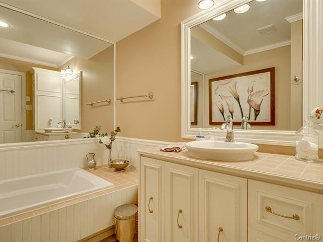









42


Av. Vital

,
Saint-Sauveur,




QC
J0R1R5

