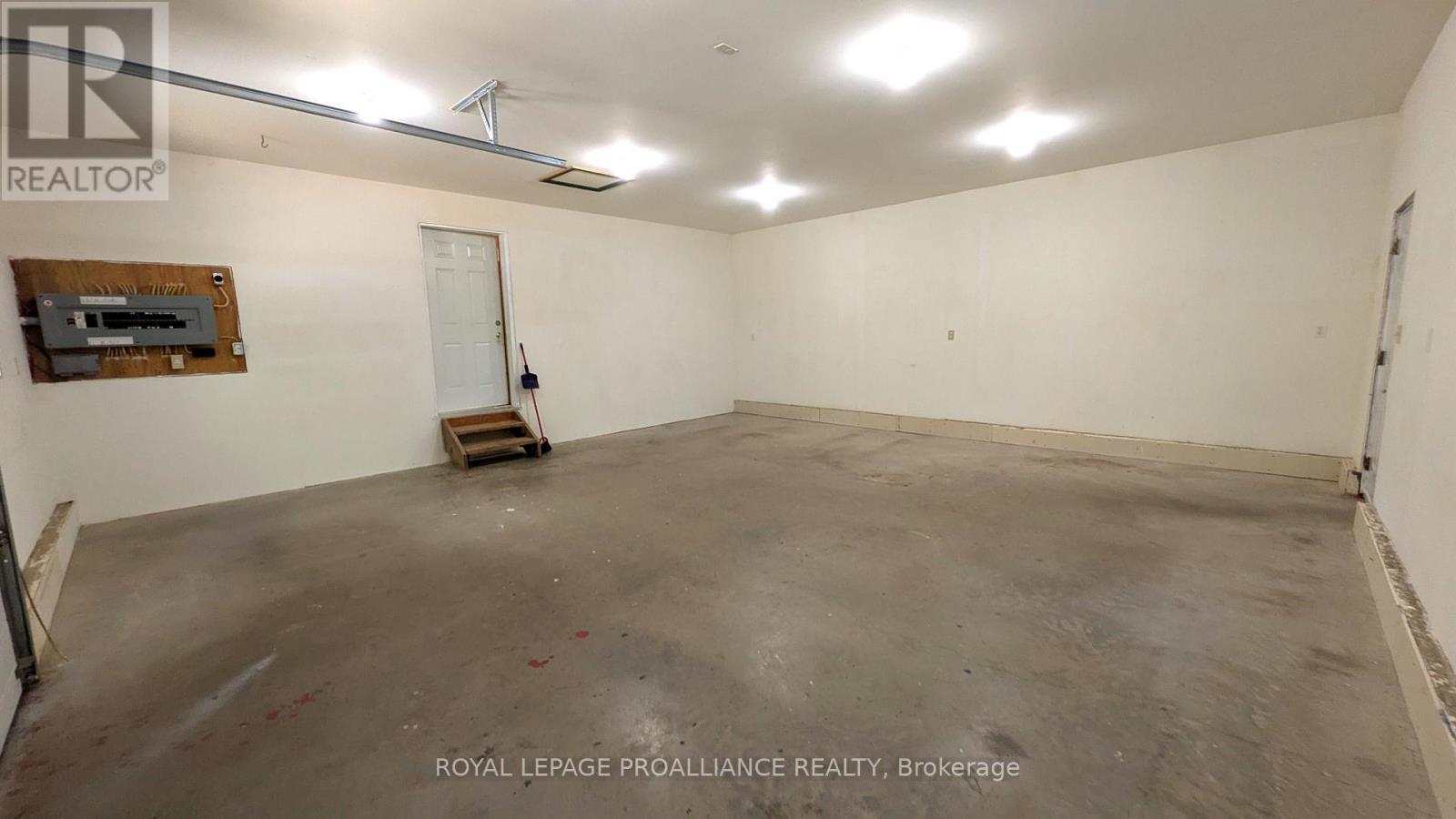 












145 MAPLE ROAD

,
Marmora and Lake (Marmora Ward),




Ontario
K0K2M0


