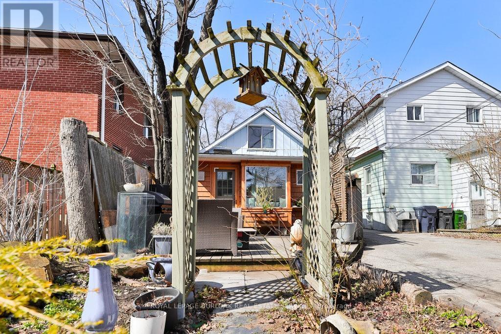 












39 TWENTY FOURTH STREET

,
Toronto,




Ontario
M8V3N3

