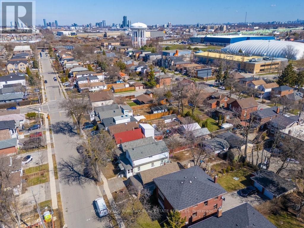 












39 TWENTY FOURTH STREET

,
Toronto,




Ontario
M8V3N3

