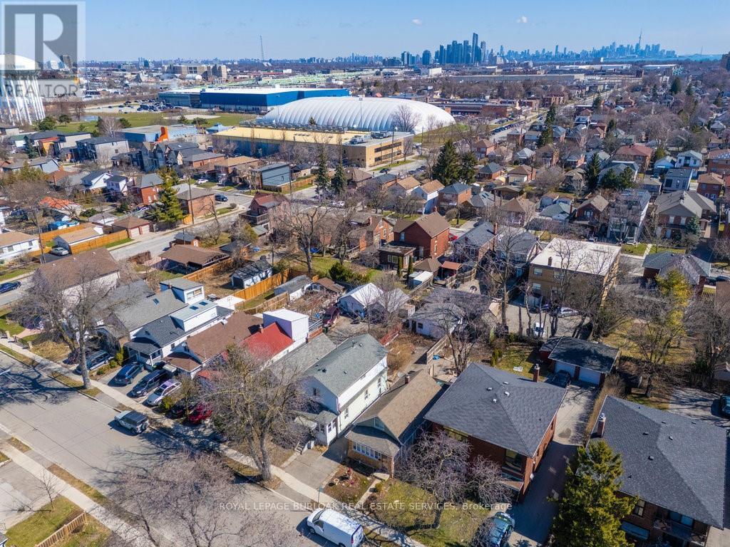 












39 TWENTY FOURTH STREET

,
Toronto,




Ontario
M8V3N3

