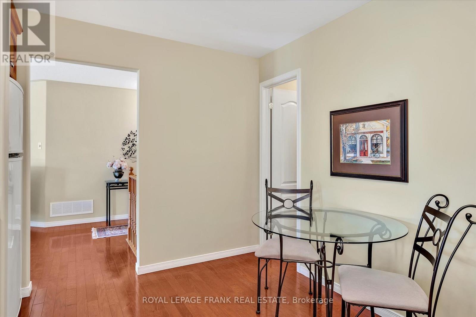 












12 - 877 WENTWORTH STREET

,
Peterborough (Otonabee Ward 1),




Ontario
K9J8R7

