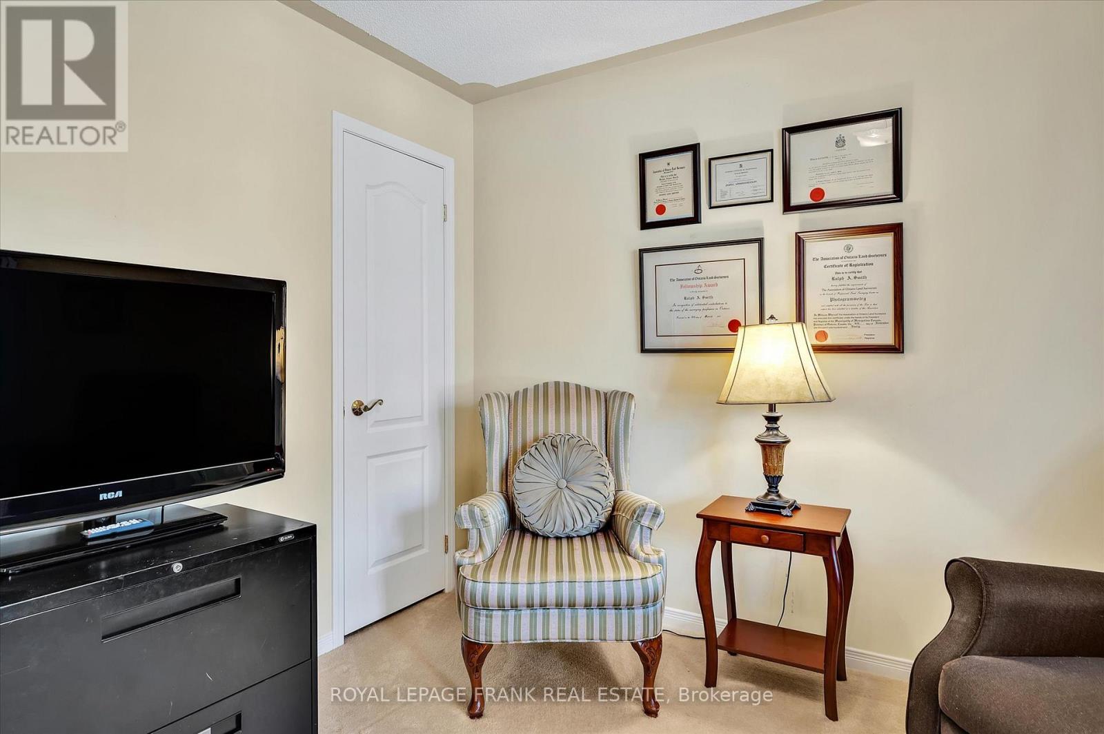 












12 - 877 WENTWORTH STREET

,
Peterborough (Otonabee Ward 1),




Ontario
K9J8R7

