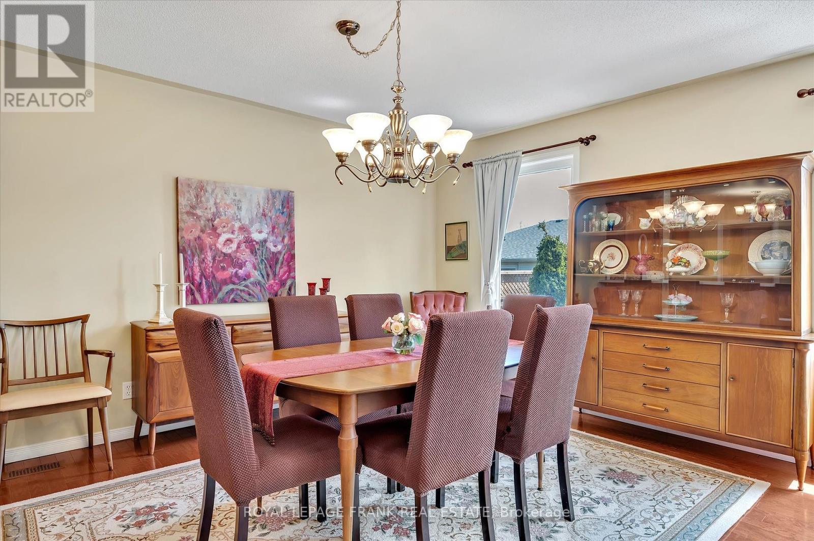 












12 - 877 WENTWORTH STREET

,
Peterborough (Otonabee Ward 1),




Ontario
K9J8R7

