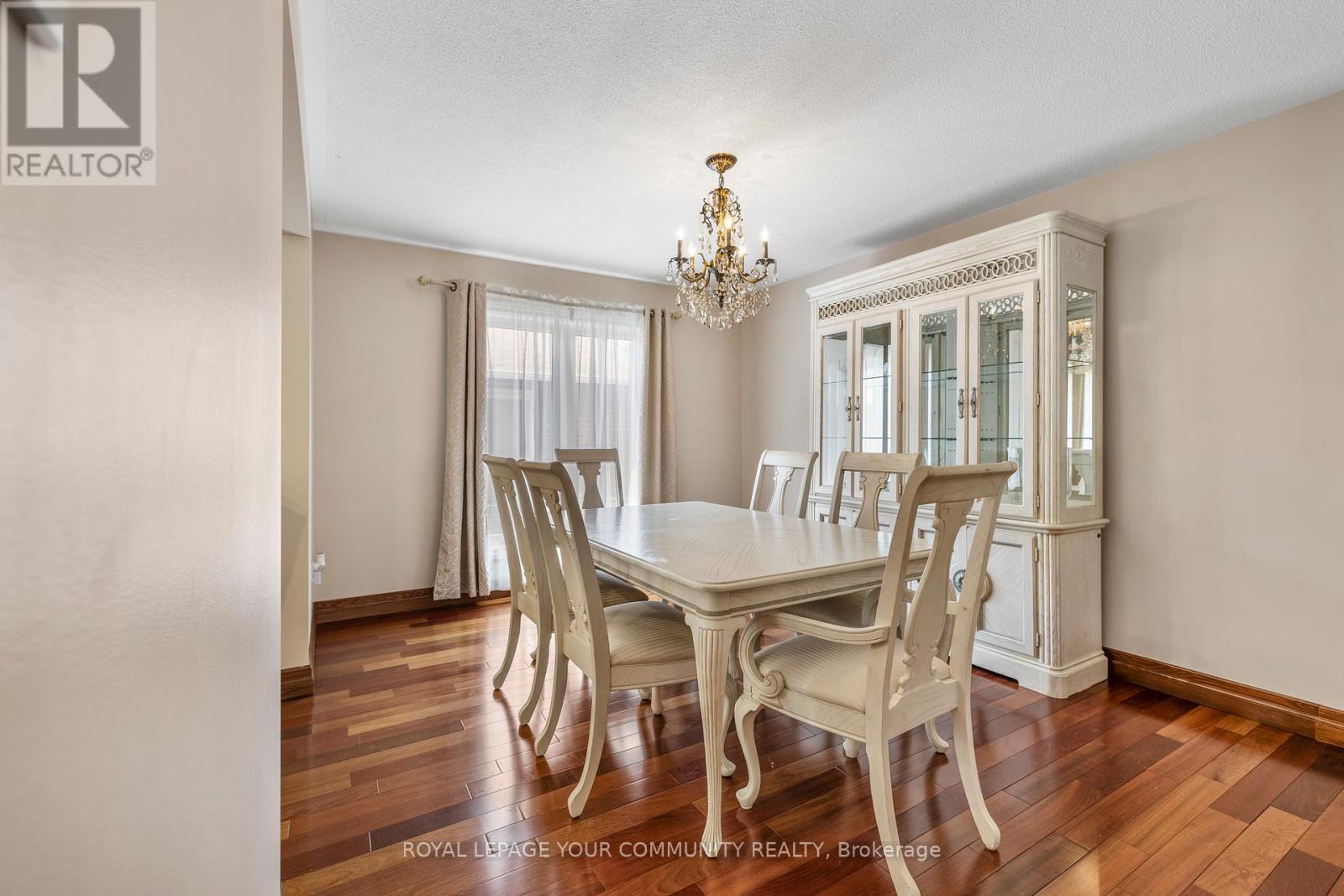












38 SPRUCE AVENUE S

,
Richmond Hill,




Ontario
L4C6W1

