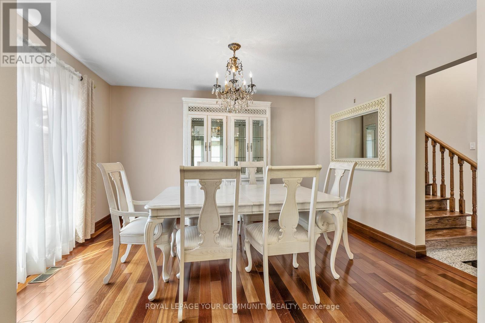 












38 SPRUCE AVENUE S

,
Richmond Hill,




Ontario
L4C6W1

