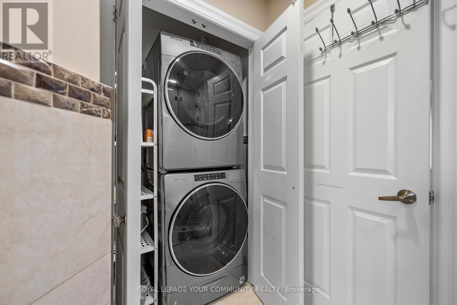 












38 SPRUCE AVENUE S

,
Richmond Hill,




Ontario
L4C6W1

