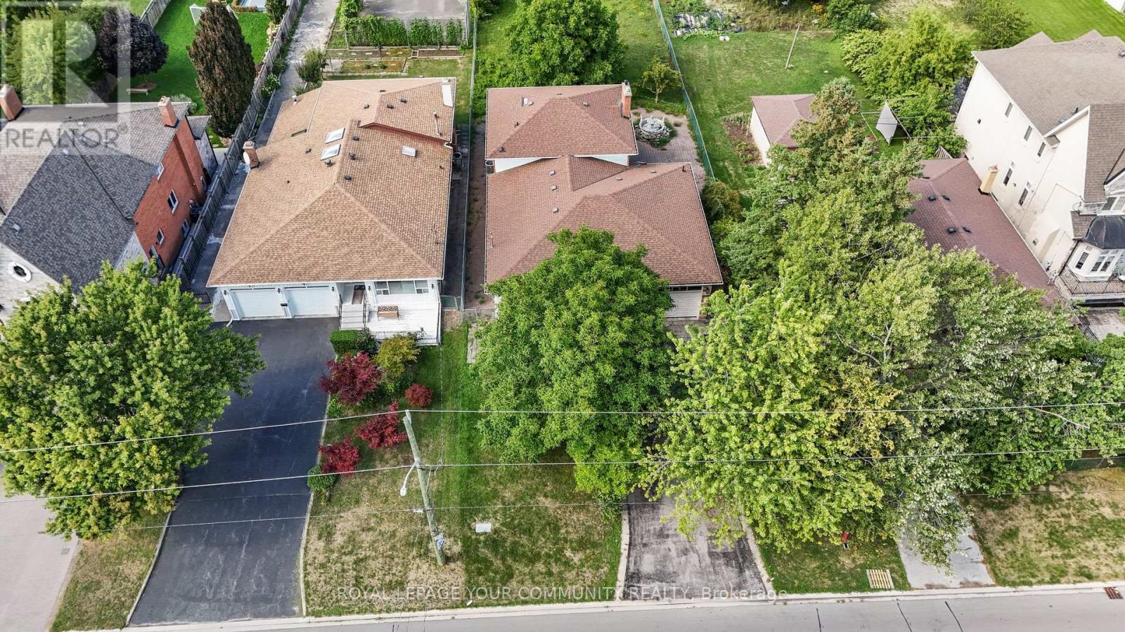 












38 SPRUCE AVENUE S

,
Richmond Hill,




Ontario
L4C6W1

