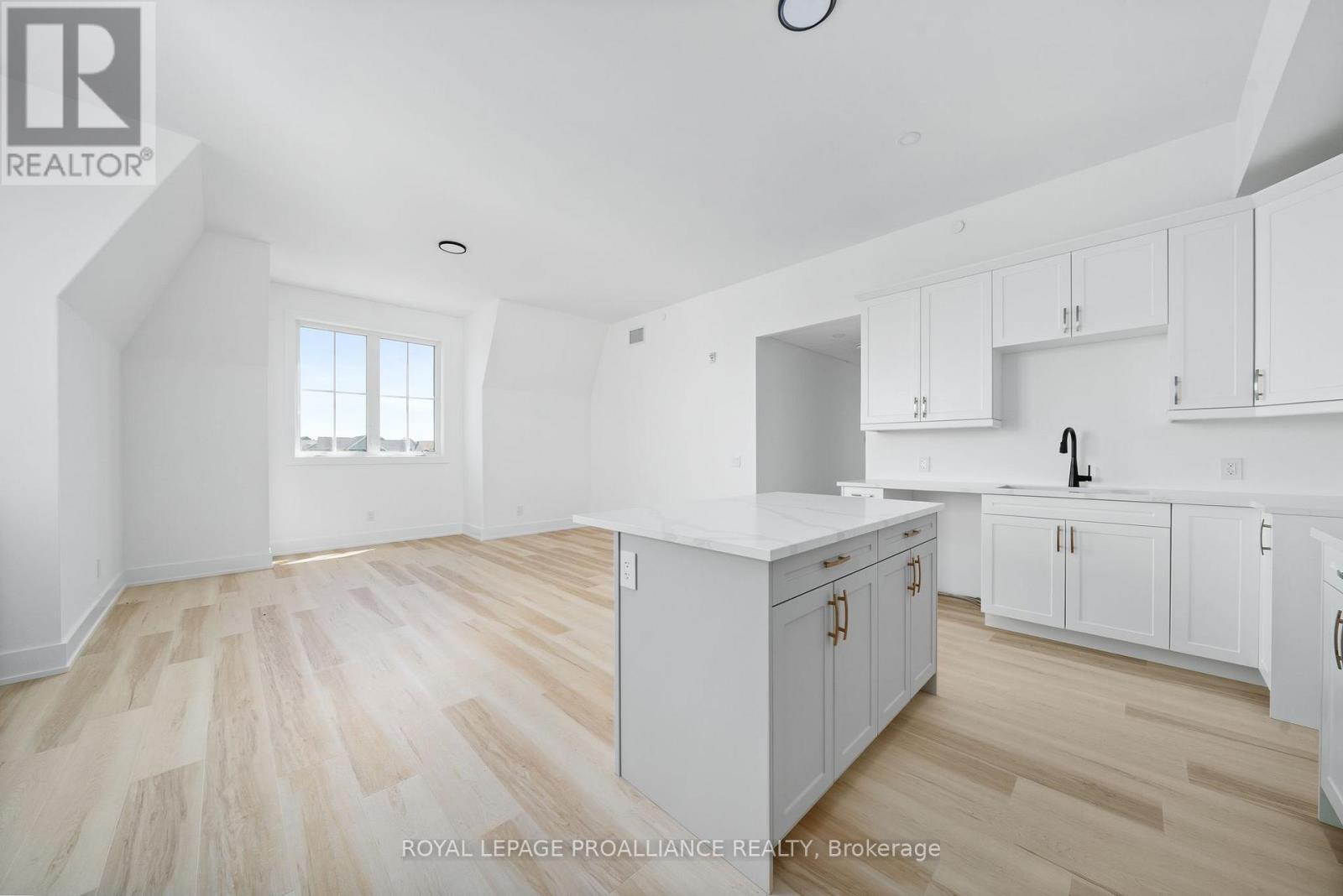 












302 - 941 CHARLES WILSON PARKWAY

,
Cobourg,




Ontario
K9A0L2

