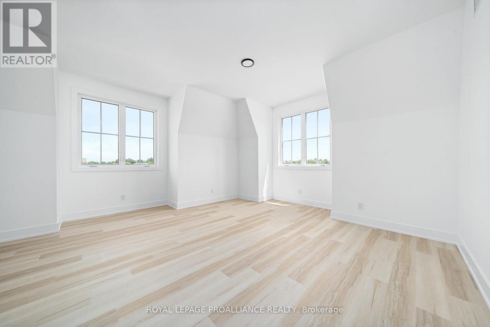 












302 - 941 CHARLES WILSON PARKWAY

,
Cobourg,




Ontario
K9A0L2

