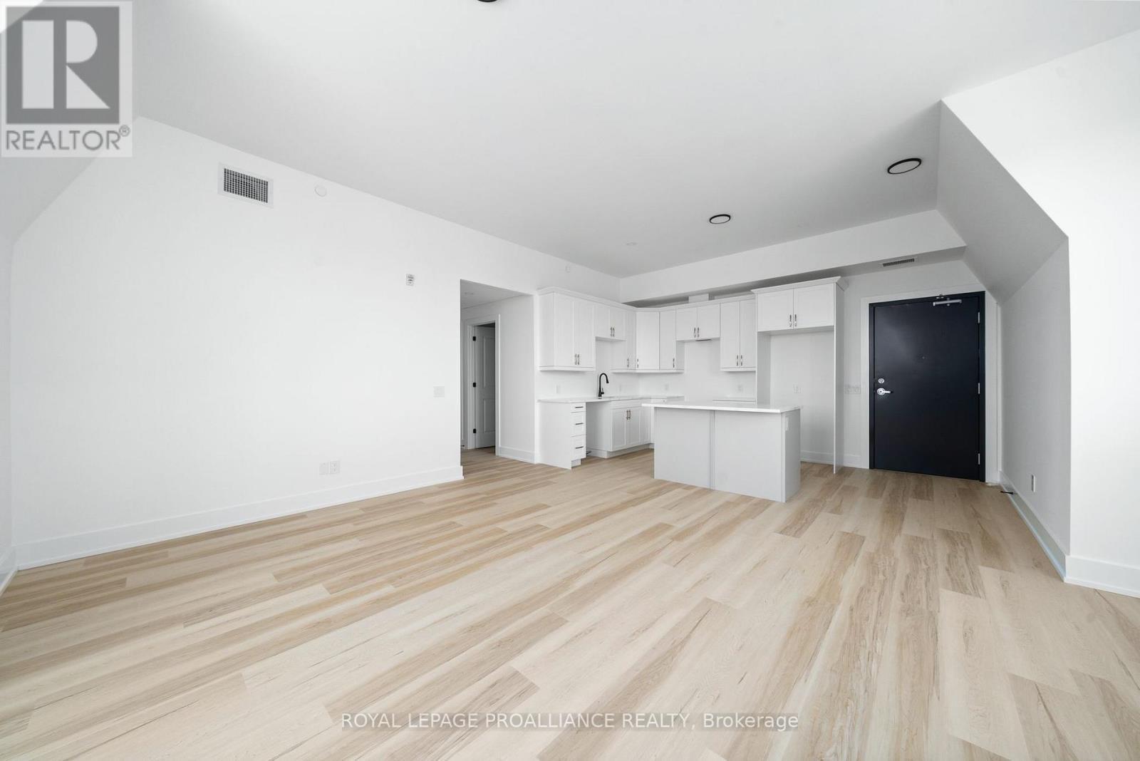 












302 - 941 CHARLES WILSON PARKWAY

,
Cobourg,




Ontario
K9A0L2

