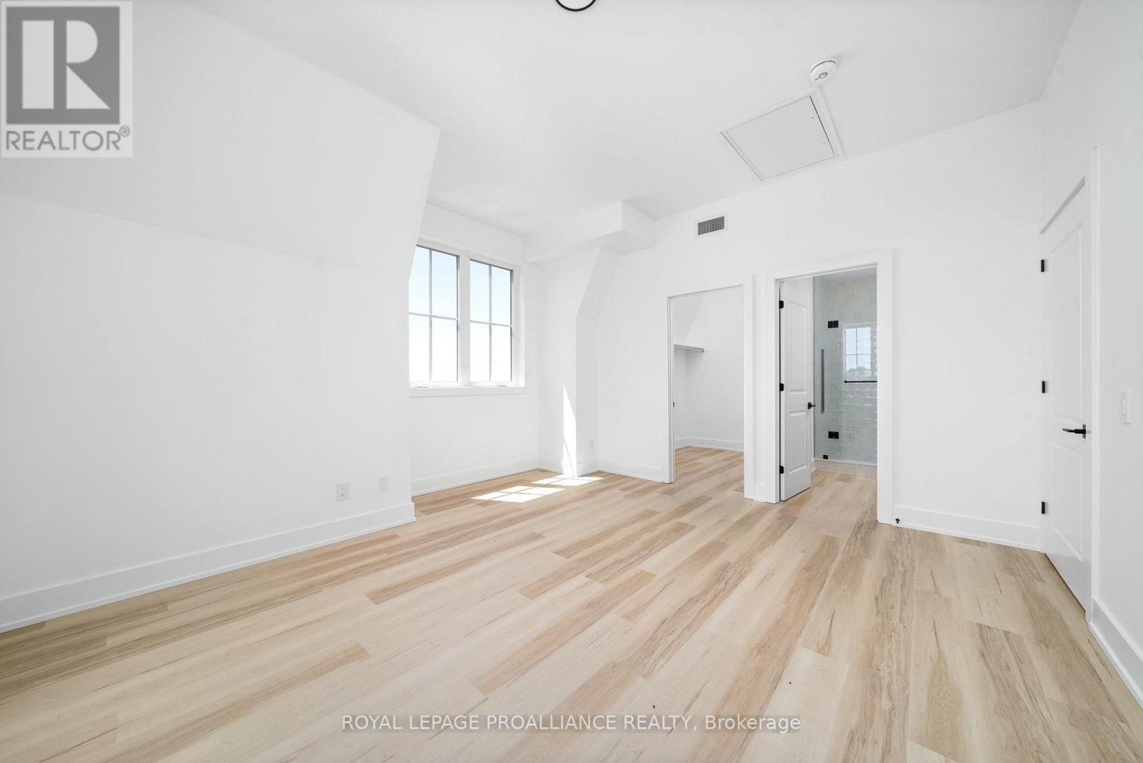 












302 - 941 CHARLES WILSON PARKWAY

,
Cobourg,




Ontario
K9A0L2

