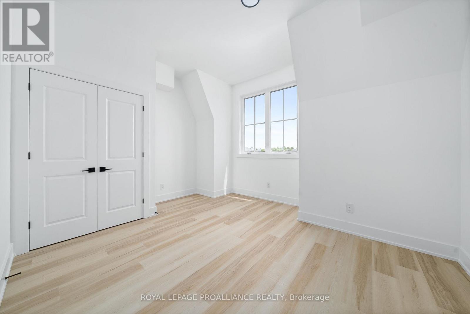 












302 - 941 CHARLES WILSON PARKWAY

,
Cobourg,




Ontario
K9A0L2

