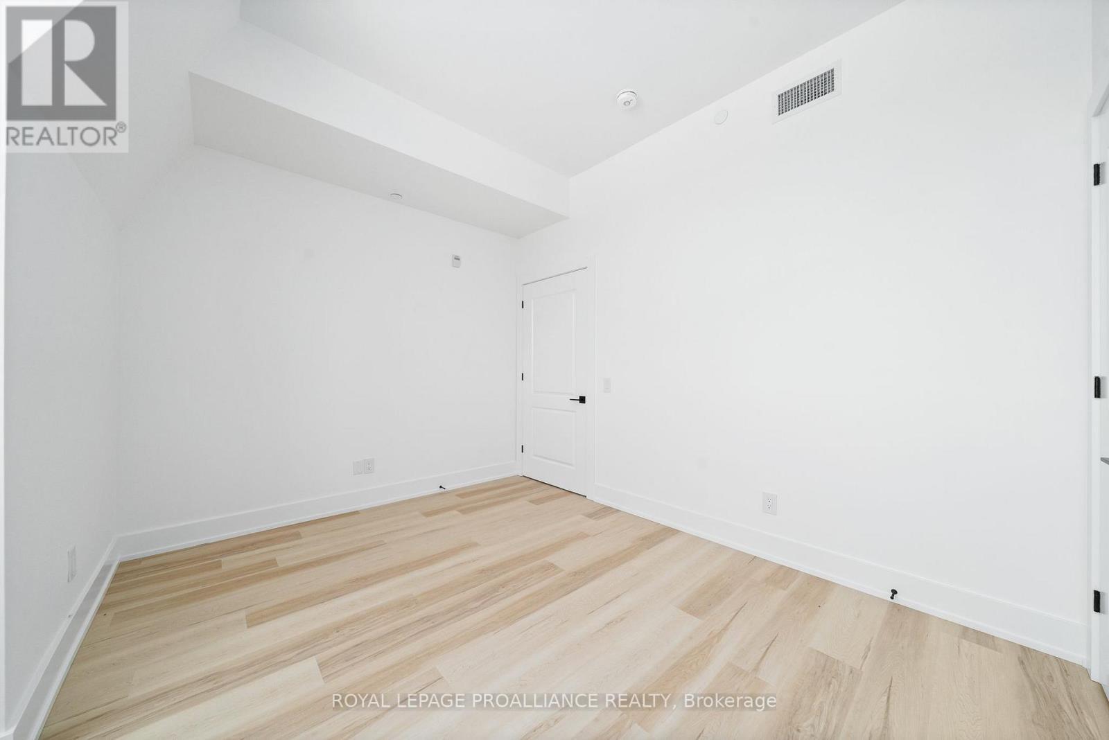 












302 - 941 CHARLES WILSON PARKWAY

,
Cobourg,




Ontario
K9A0L2

