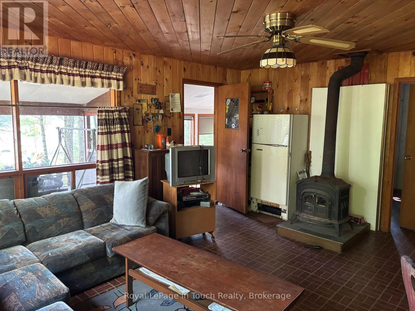 












B207   LOT43 B207 LOT 43 ISLAND E

,
The Archipelago (Archipelago South),




Ontario
L0J2T0

