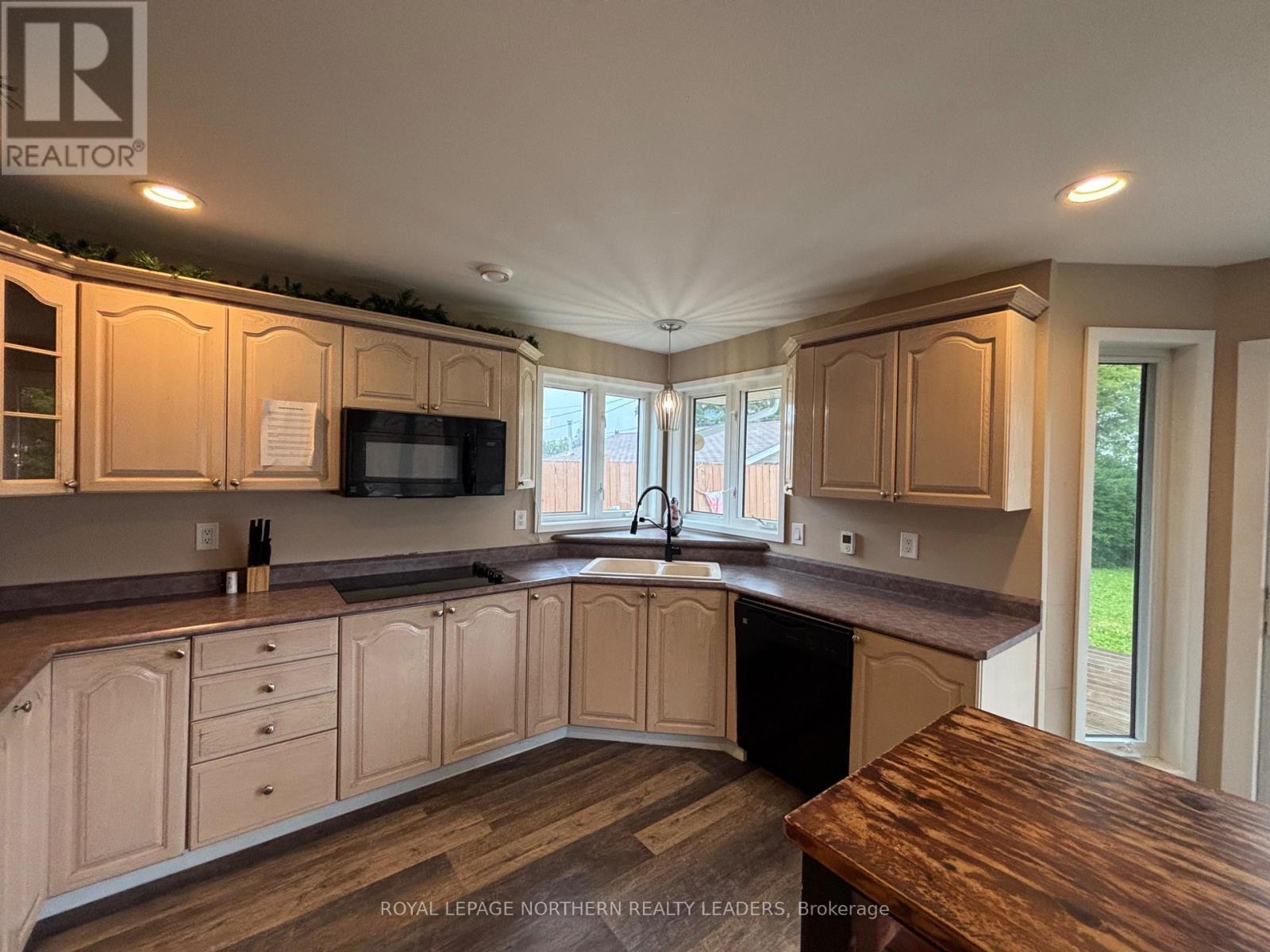 












57 VICTORIA AVENUE S

,
Cochrane,




Ontario
P0L1C0

