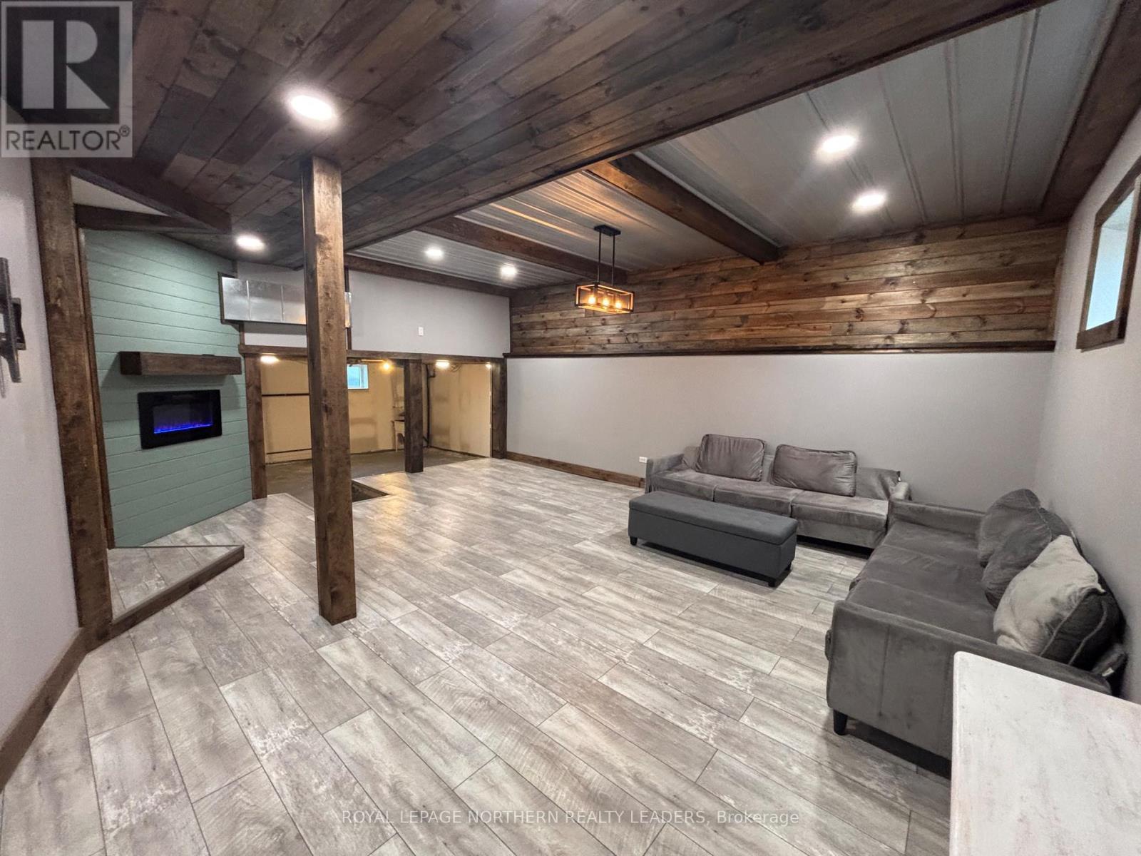 












57 VICTORIA AVENUE S

,
Cochrane,




Ontario
P0L1C0

