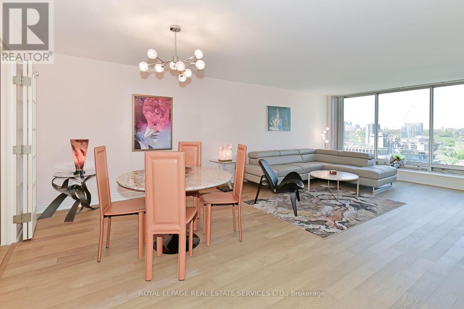 












1703 - 110 BLOOR STREET W

,
Toronto,




Ontario
M5S2W7

