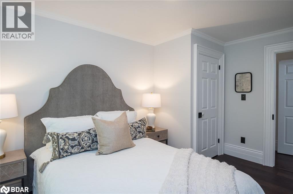 












49 JAMES Street

,
Milton,




Ontario
L9T2P5

