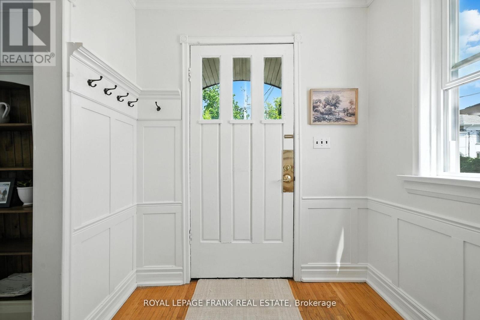 












41 SUSSEX STREET N

,
Kawartha Lakes (Lindsay),




Ontario
K9V4H6

