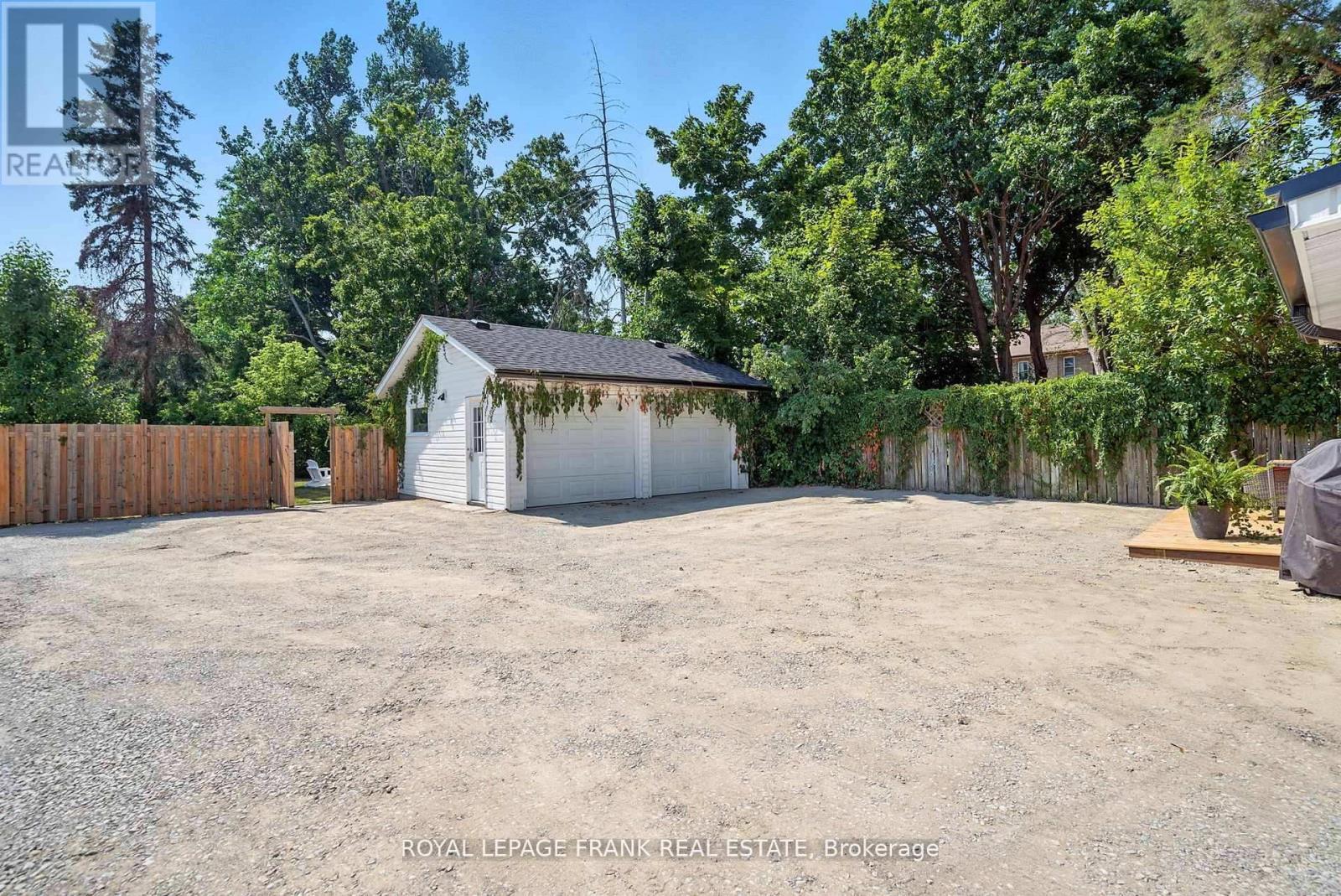 












41 SUSSEX STREET N

,
Kawartha Lakes (Lindsay),




Ontario
K9V4H6

