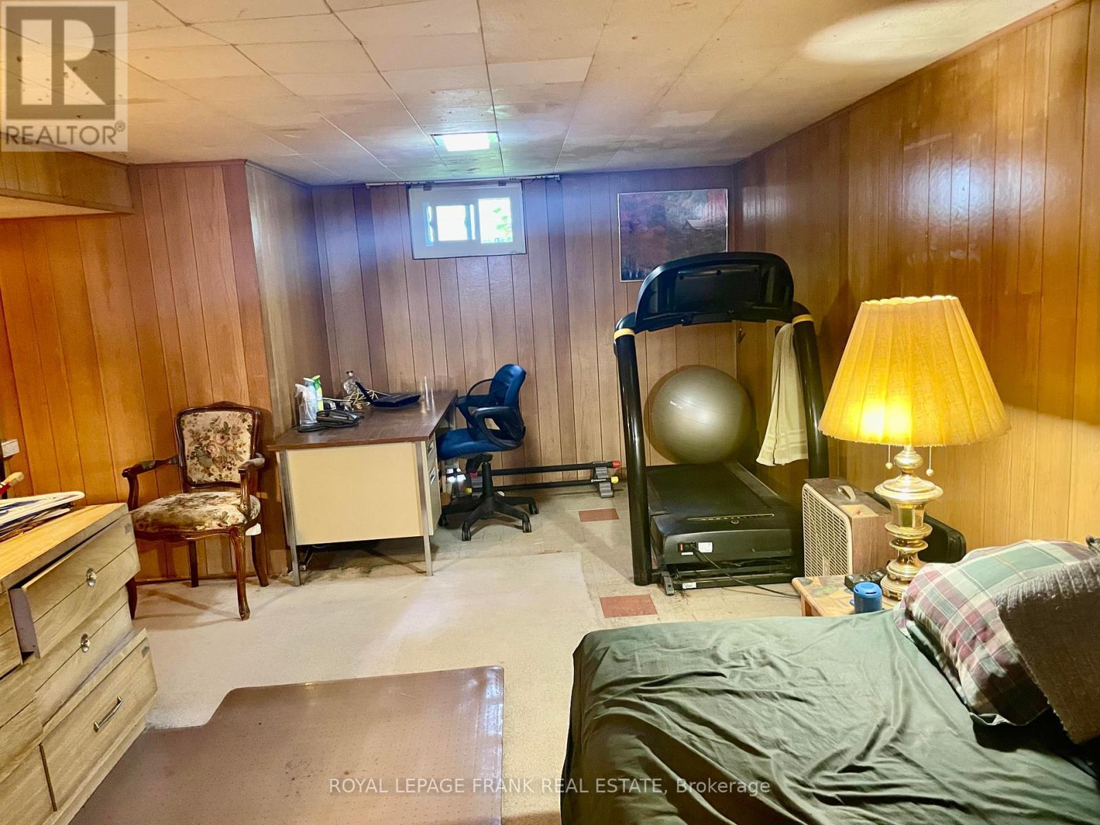












541 MCKELLAR STREET

,
Peterborough (Otonabee Ward 1),




Ontario
K9J1R1

