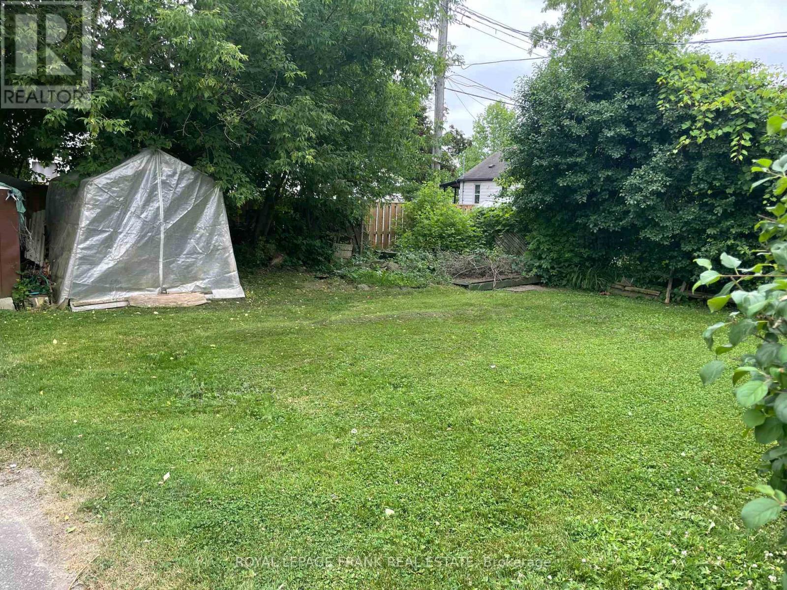 












541 MCKELLAR STREET

,
Peterborough (Otonabee Ward 1),




Ontario
K9J1R1

