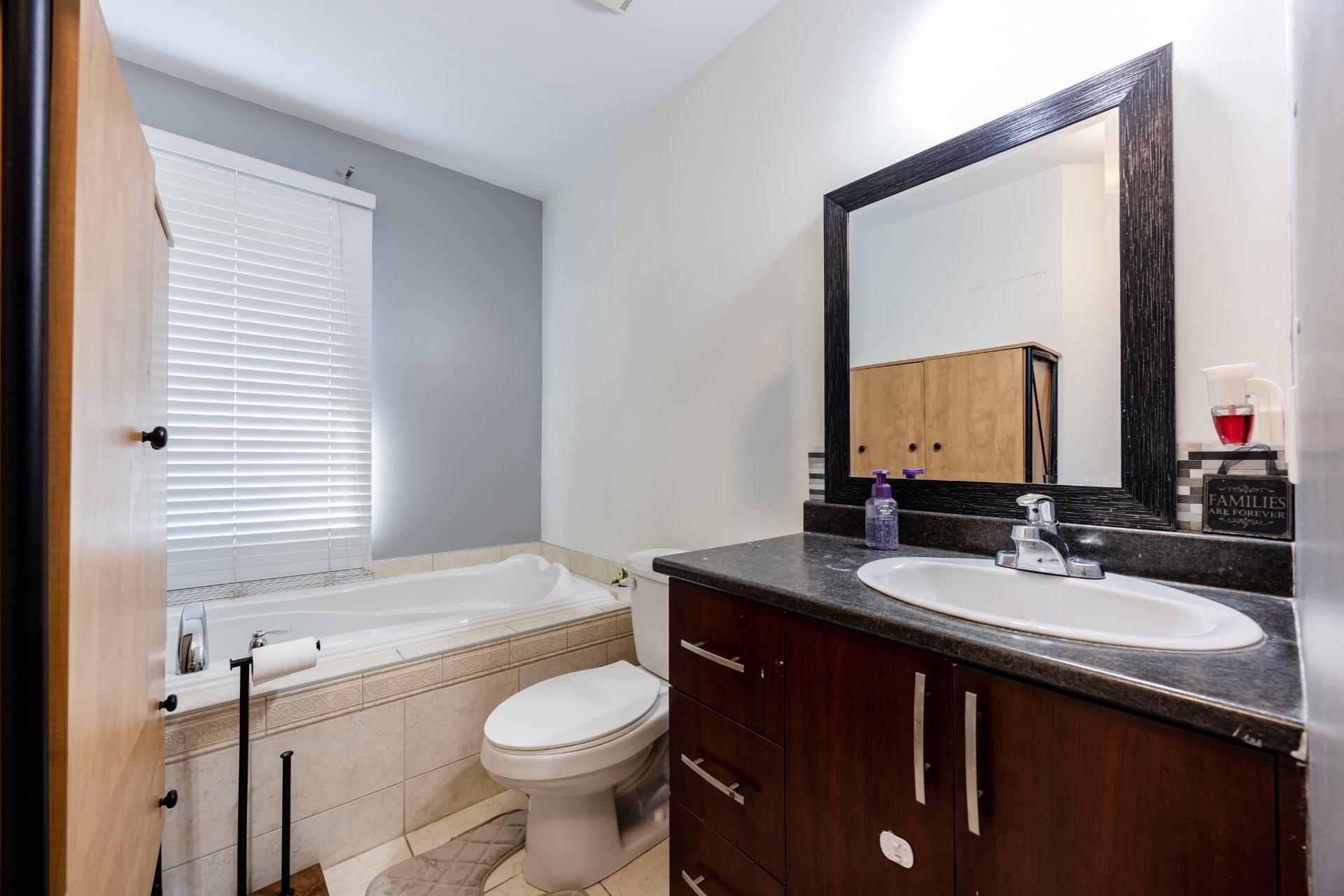 









6464


Rue Claudel

,
Brossard,




QC
J4Z0G8

