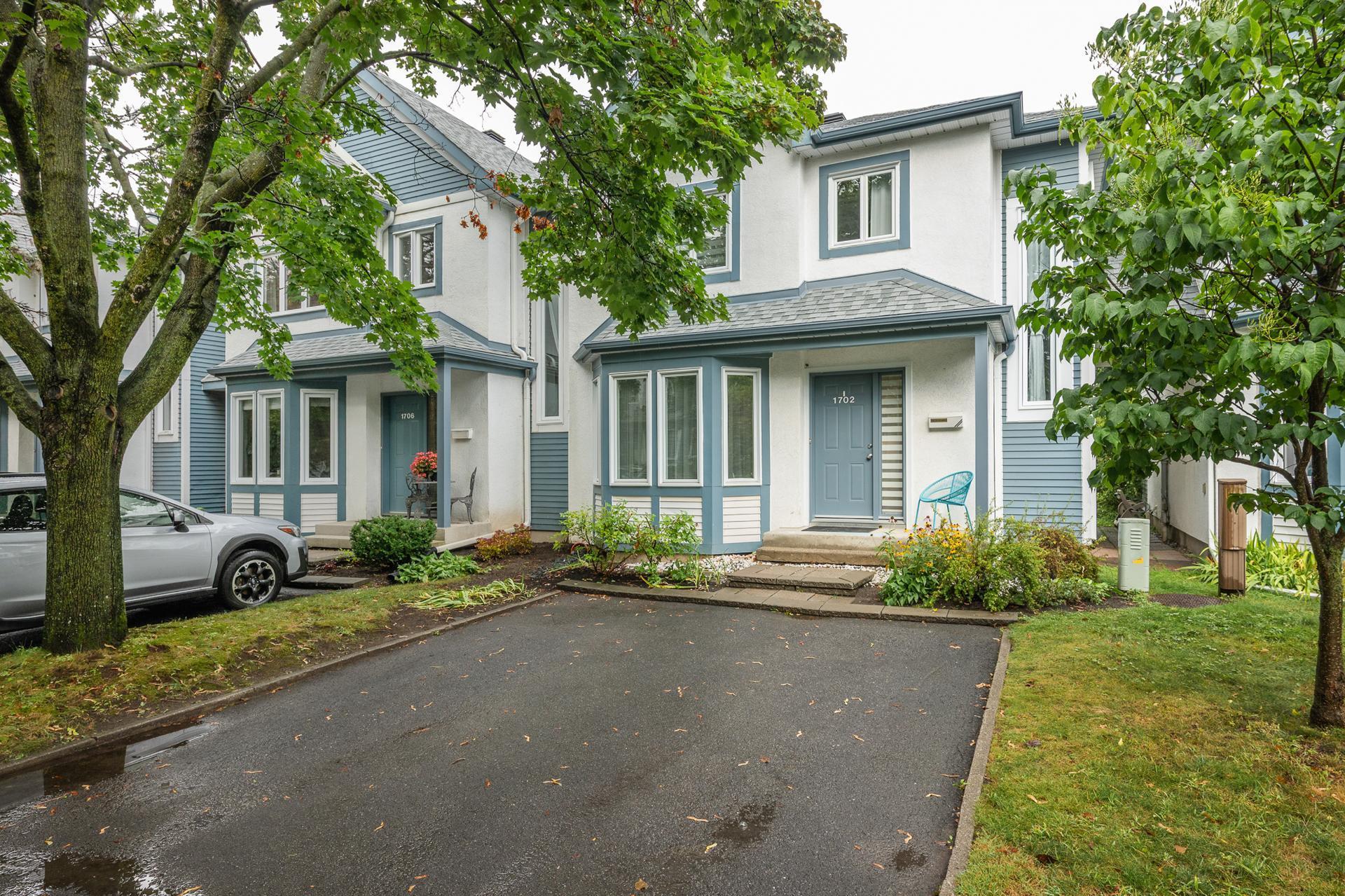 









1702


Rue Adoncour

,
Longueuil (Le Vieux-Longueuil),




QC
J4J5L1

