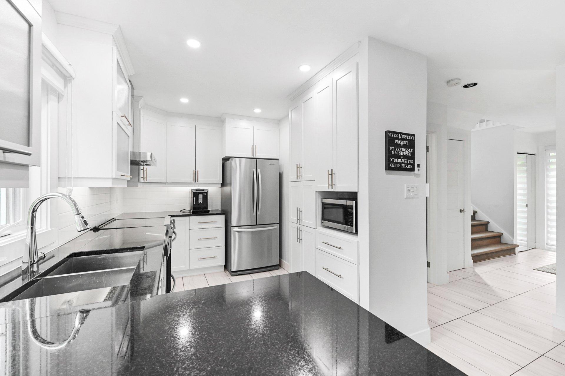 









1702


Rue Adoncour

,
Longueuil (Le Vieux-Longueuil),




QC
J4J5L1

