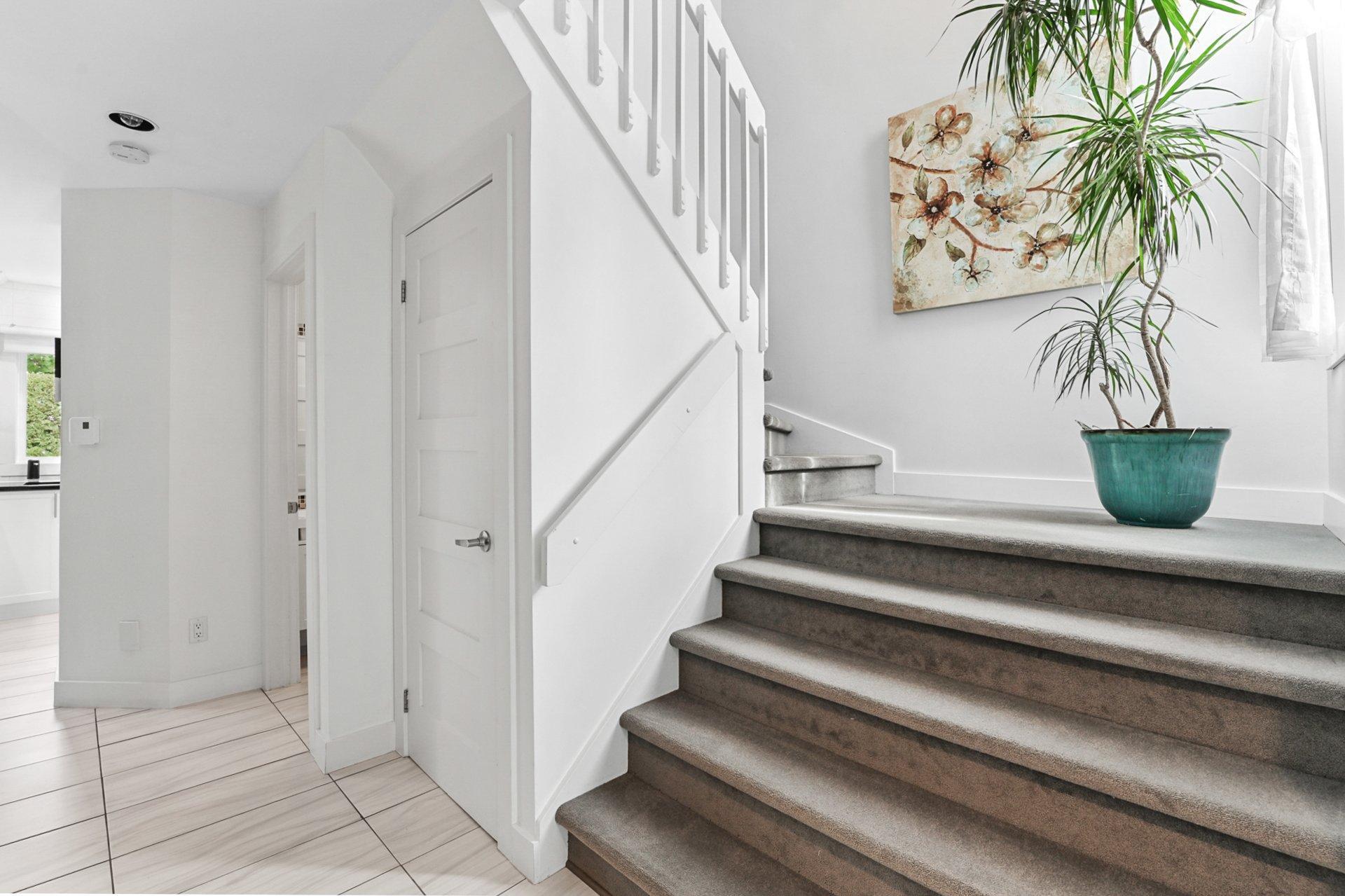 









1702


Rue Adoncour

,
Longueuil (Le Vieux-Longueuil),




QC
J4J5L1

